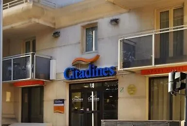 馨乐庭佩里尔峰昂迪格纳酒店 公寓式酒店 4*